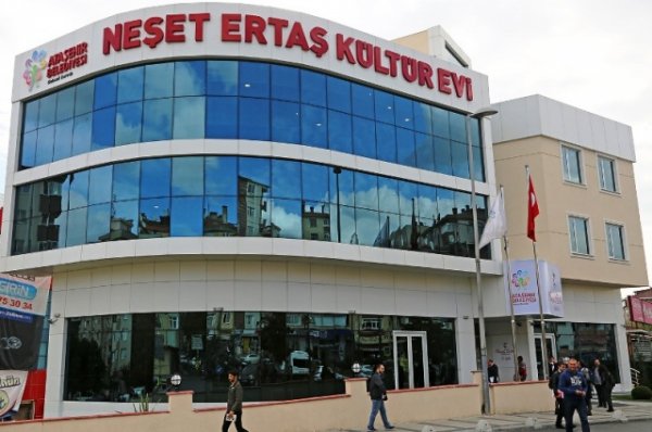 Neşet Ertaş Kültür Evi