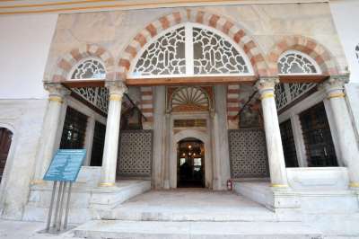 AYASOFYA’DAKİ OSMANLI PADİŞAH TÜRBELERİNE 450 BİN ZİYARETÇİ