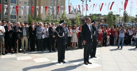19 MAYIS Ataşehir’de de törenle kutlandı
