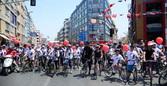 19 Mayıs Kadıköy'de Coşkuyla Kutlandı