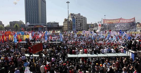 1 Mayıs Taksim'de Coşkuyla kutlanıyor