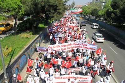  Maltepe, Gençlik için yürüdü