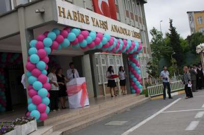 HABİRE YAHŞİ 2010 - 2011 MEZUNLARI KEP GİYME TÖRENİ YAPILDI