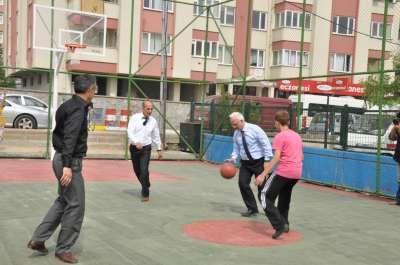 Maltepe Belediye Başkanı gazetecilerle yorgunluk attı 