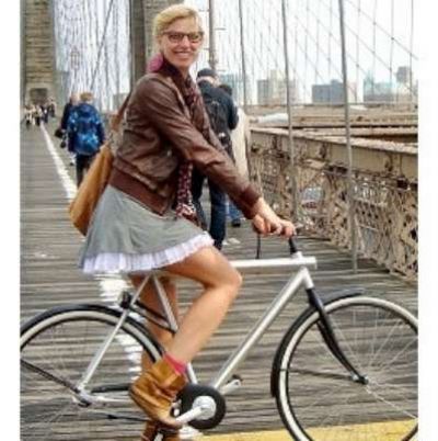New York'ta şimdi de, mini etekle bisiklet kullanmak mı yasak?