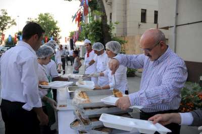 Beykoz'a Komşunu'da Al Gel İftara 