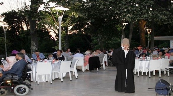 İSEM'den Engelilere iftar