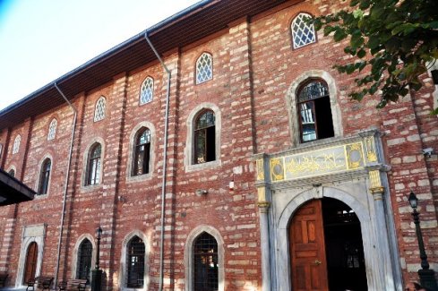 İstanbul'da ilk ezanın okunduğu cami