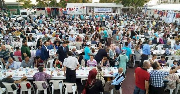 Kadıköy Meydanı’nda manevi hava