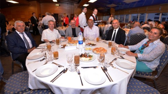 Maltepe Belediyesi’nden Karadeniz Konfederasyonu’na iftar