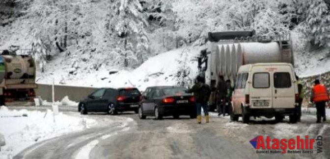 Ilgaz Dağı'nda kar ulaşımı aksatıyor