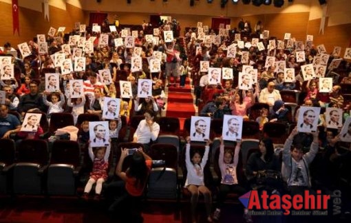 Maltepe'de Tiyatro salonunda Atatürk’ü andılar