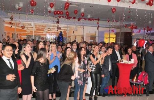 Ataşehir Belediyesinden Çalışanlarına Yeni yıl partisi