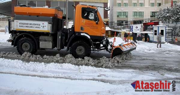 Ataşehir'de Karla Mücadele devam ediyor