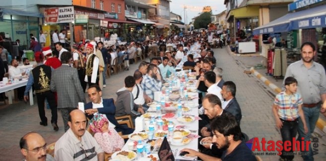 Kardeş Kardeş İftar Yaptılar