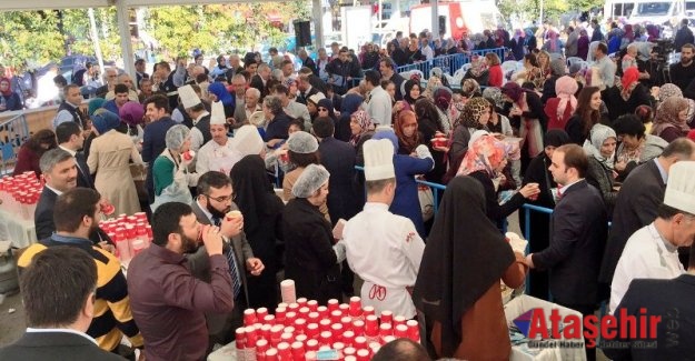 Ümraniye’de Aşure Kazanları Kaynamaya Başladı