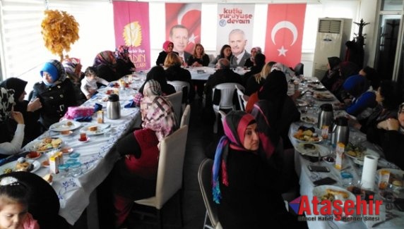 AK PARTİ KADIN KOLLARI, KOMŞULARINI GÖNÜL SOFRASINDA AĞIRLADI