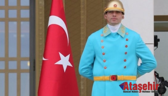 Cumhurbaşkanlığı Sarayı'nda nöbetçi polislere yeni kıyafet
