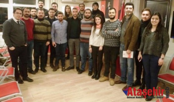 Ataşehir'de CHP'li gençlerden referandum startı