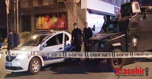 Ataşehir’de polis aracına  ateş açıldı
