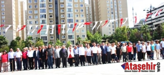 CHP, ATAŞEHİR'DE 15 TEMMUZ ŞEHİTLERİNİ ANDI