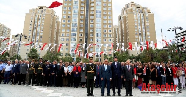 30 AĞUSTOS ZAFER BAYRAMI ATAŞEHİR'DE TÖRENLE KUTLANDI