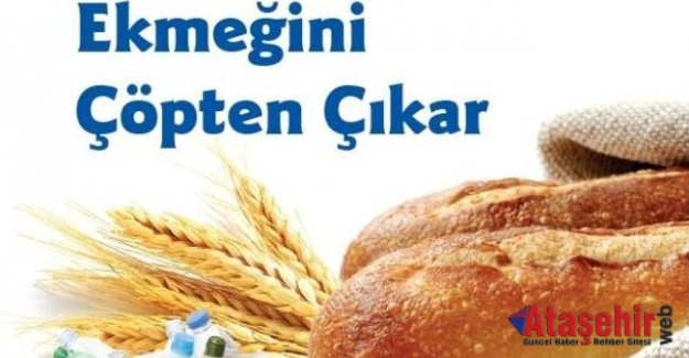 Ekmeğini Çöpten Çıkarıyor