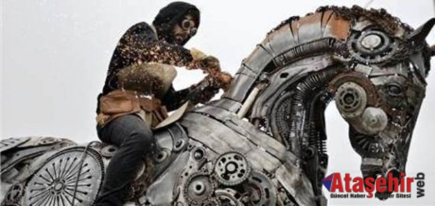 Ataşehir'de 1 Ton Ağırlığındaki "Merkür Atı" Büyük İlgi Görüyor