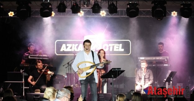 COŞKUN SABAH'TAN SİTEM DOLU KONSER