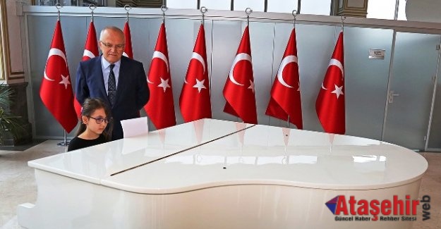 ZEYNEP SU HAYALİNDEKİ PİYANOYA KAVUŞTU