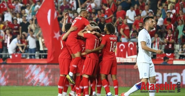 Türkiye Yunanistan'ı 2-1 yendi.