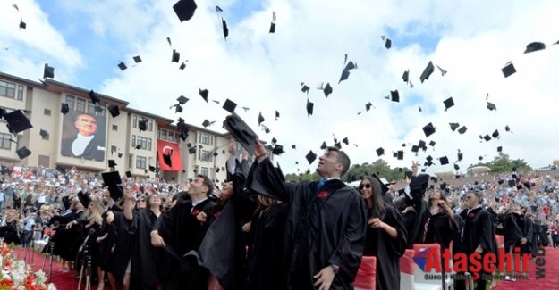 Koç Üniversitesi 25’inci Mezunlarını Verdi