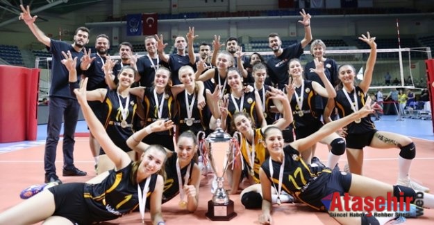 VakıfBank Genç Takımı üst üste üçüncü kez Türkiye Şampiyonu