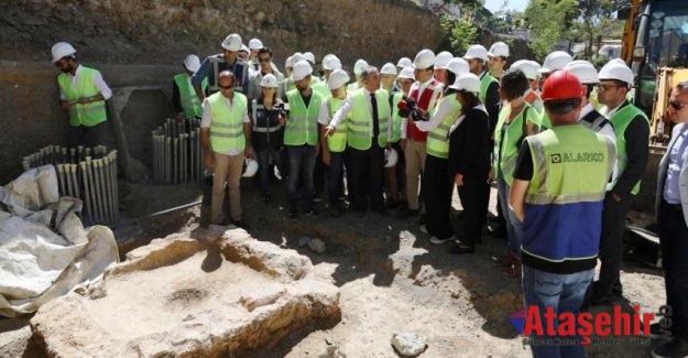 İmamoğlu, Beşiktaş’ta metro, Üsküdar’da alan düzenleme şantiyesi gezdi