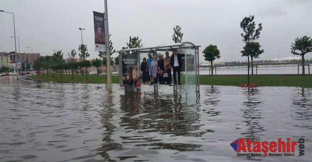 İstanbul yağmura teslim oldu