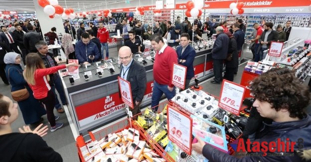 MediaMarkt Depoları Boşaltıyor, Yetişen Kazanıyor!