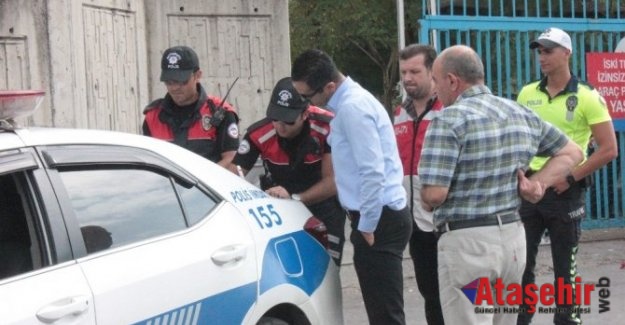 Trafikte araçta sigara içen sürücü polise yakalandı