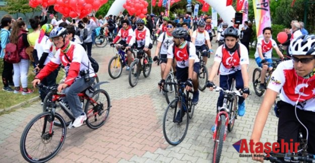 Yüzlerce bisikletliden ‘Bizi Fark Edin’ turu