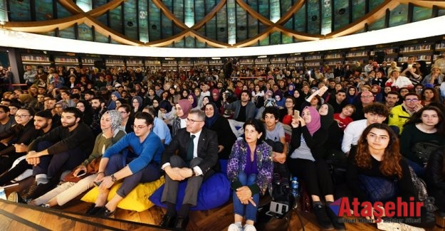 ÜSKÜDAR’DA TARİHÇİ İLBER ORTAYLI İZDİHAMI