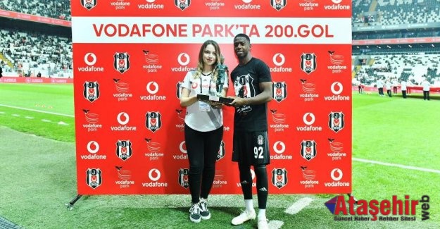 BEŞİKTAŞ, VODAFONE PARK’TAKİ 200. GOLÜNÜ KUTLADI