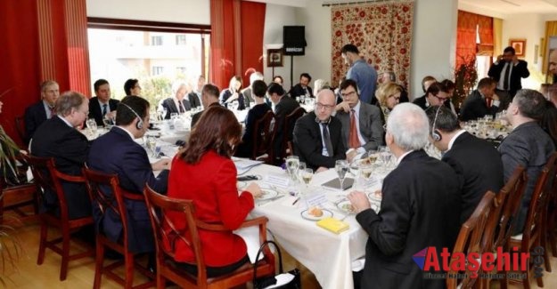 İBB Başkanı Ekrem İmamoğlu 27 ülkenin büyükelçileriyle bir araya geldi.
