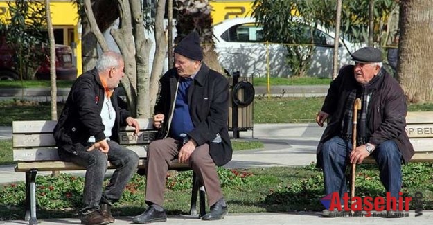 65 yaş üstüne belli saatlerde sokağa çıkma izni geliyor