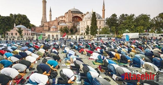 Ayasofya ibadete açıldı. dünya oluşan tepkiler