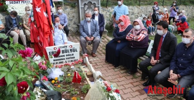 Eren Bülbül şehadetinin üçüncü yılında mezarı başında anıldı