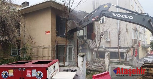 Kartal Belediyesi İlçedeki Riskli Yapıların Yıkımına Devam Ediyor