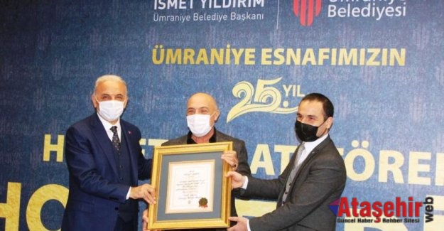 MODOKO’NUN 25 YILLIK ESNAFINA ÜMRANİYE BELEDİYESİ’NDEN PLAKET!