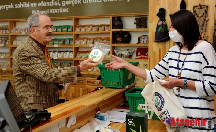 Halk Ekmek’ten tereyağı ve peynir