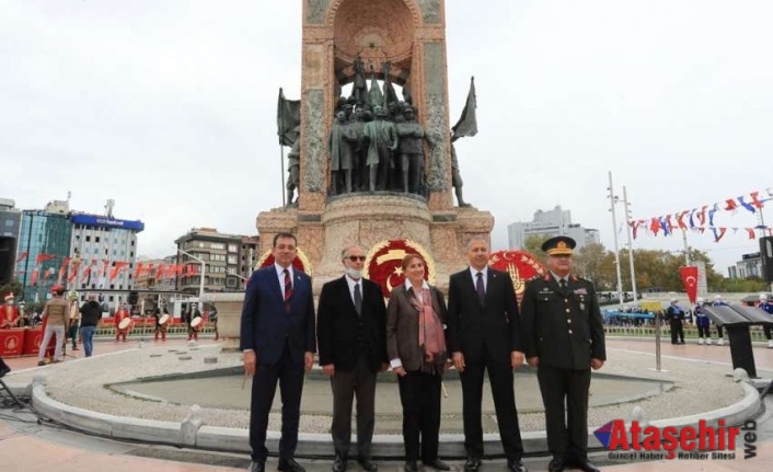‘İSTANBUL’UN KURTULUŞU’ TAKSİM’DE KUTLANDI