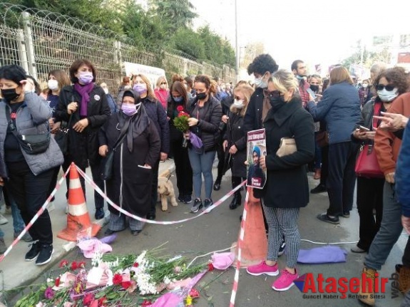 Ataşehir'de kadınlar Başak Cengiz'in öldürüldüğü yerde buluşarak protesto etti