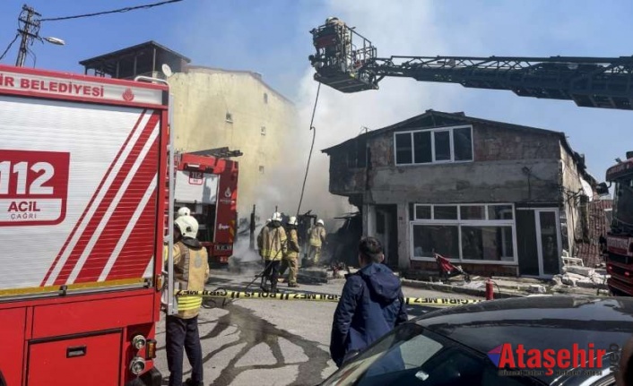 Ataşehir'deki yangında tek katlı gecekondu kül oldu